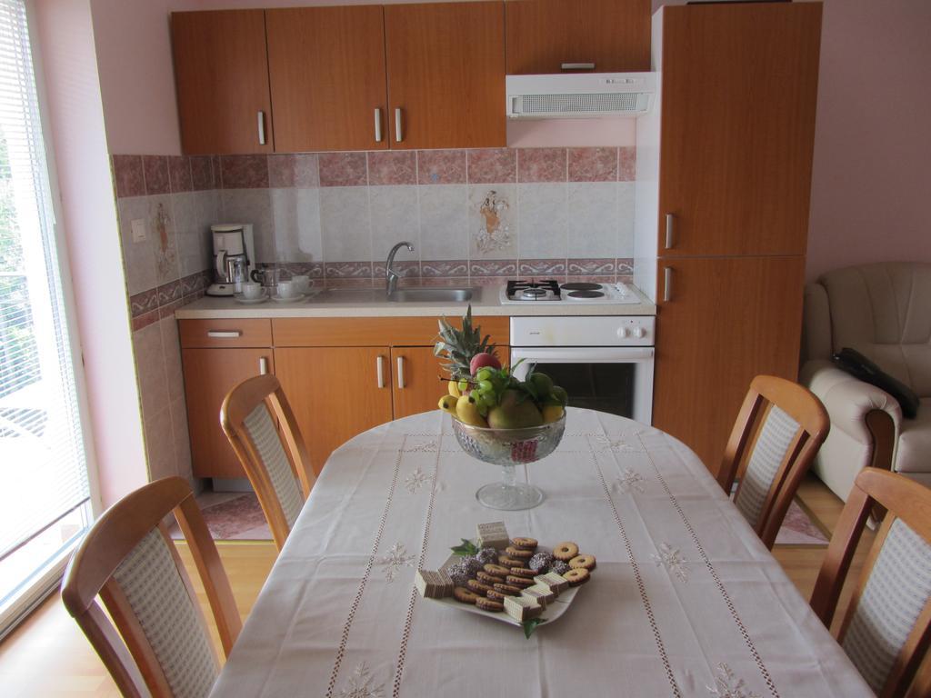 Apartments Dilja Malinska Kamer foto
