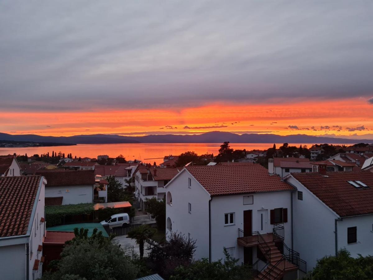 Apartments Dilja Malinska Buitenkant foto
