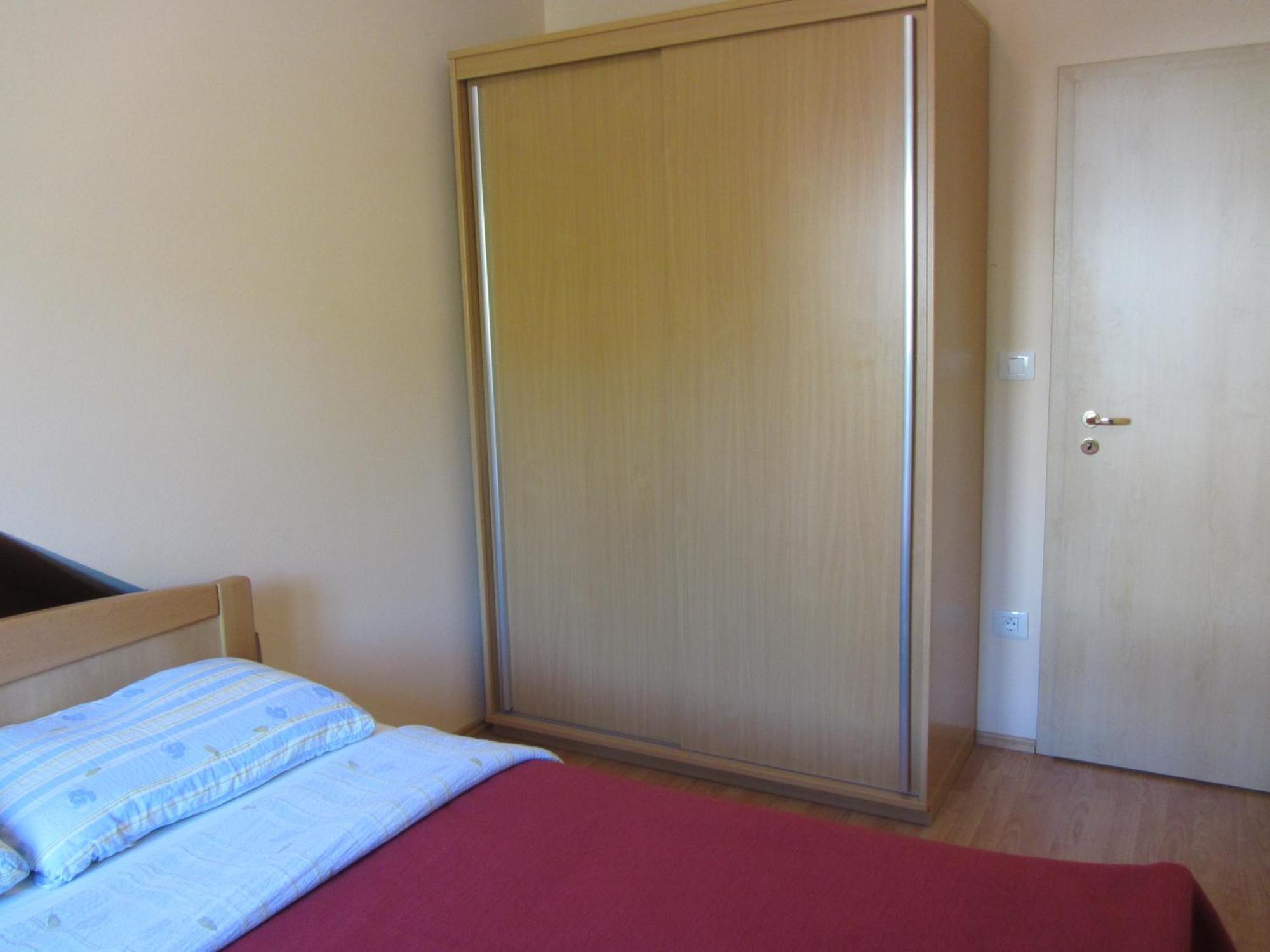 Apartments Dilja Malinska Kamer foto