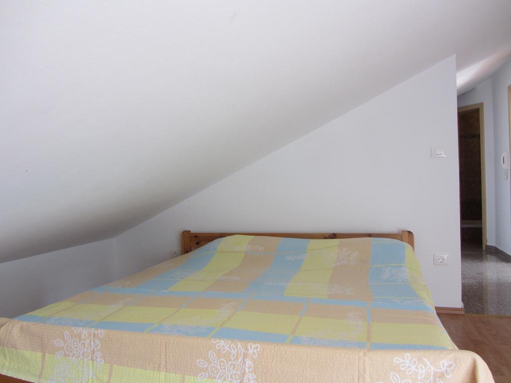 Apartments Dilja Malinska Kamer foto