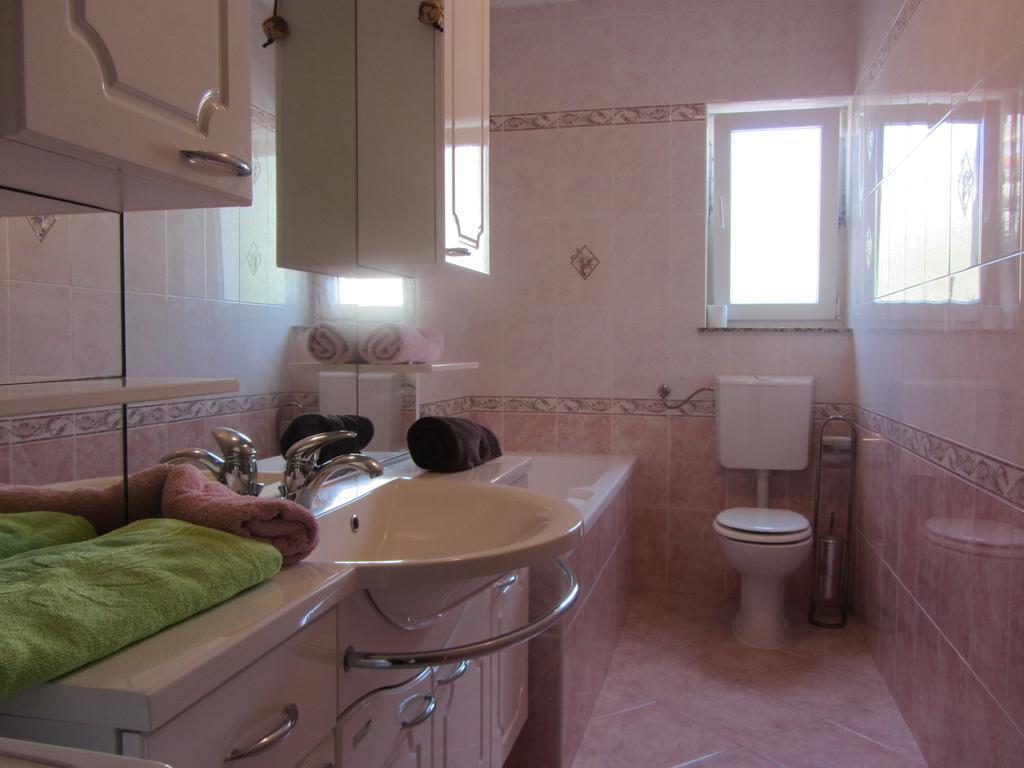 Apartments Dilja Malinska Kamer foto