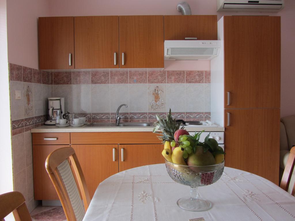 Apartments Dilja Malinska Kamer foto